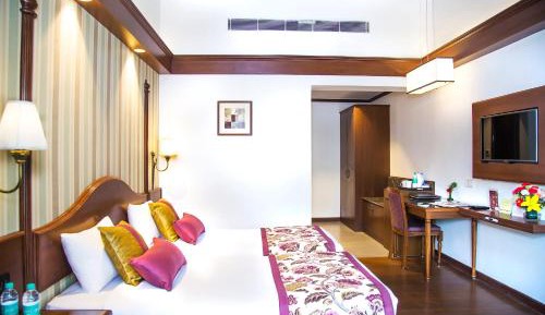Deluxe Room with complimentary shuttle to Mall Road till 7 pm