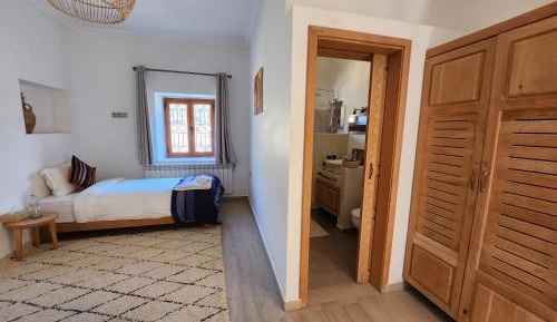 Double or Twin Room with Mountain View