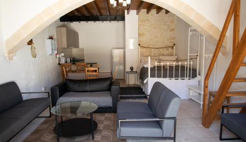 Studio with Garden View