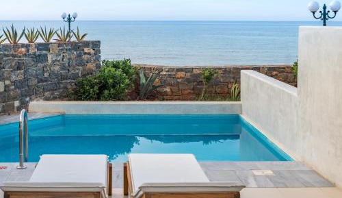 Pool Cool Junior Room with Shared Pool & Sea View