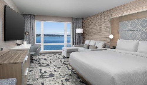 Deluxe King Room