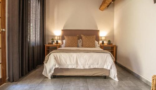 Queen Room with Garden View