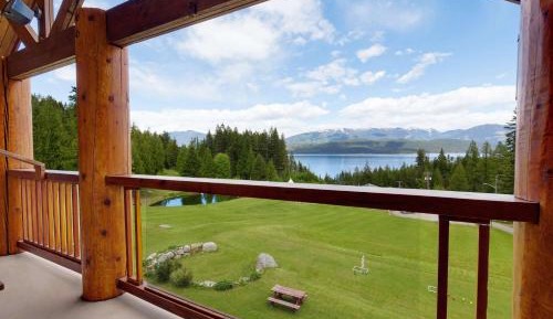 King Suite with Sofa Bed and Hot Tub - Balcony/Lake View/Non-Smoking