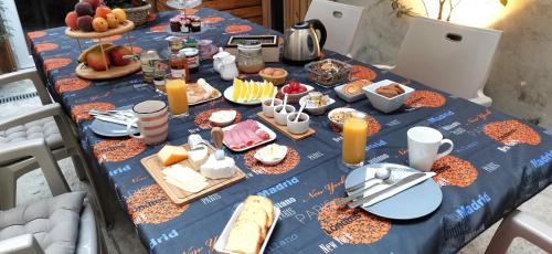 Standard Double Room with Shared Bathroom