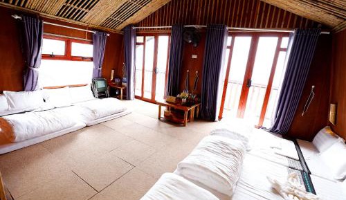 Family Room with Mountain View