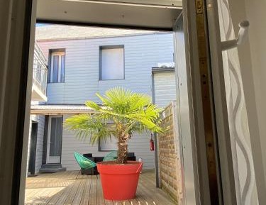 Apartment with Garden View