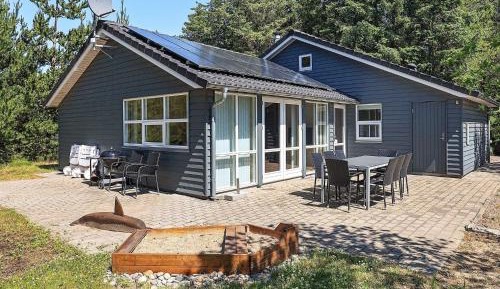 Four-Bedroom Holiday Home