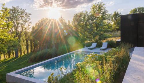 One-Bedroom Apartment with Pool View
