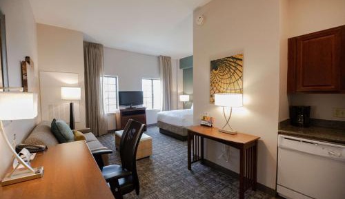 Studio King Suite