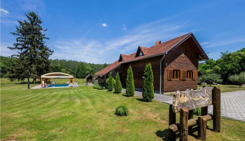 Three-Bedroom Vacation Home 