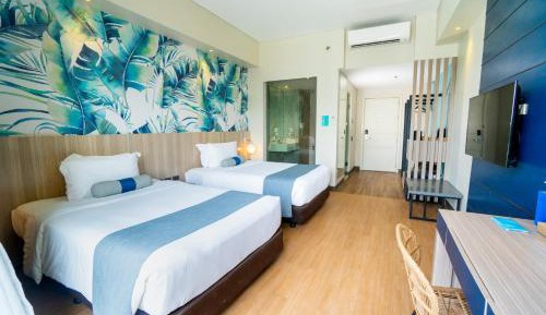 Solea Palm Pool View