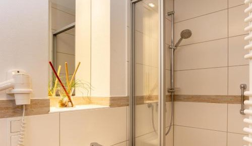 Standard Single Room with Shared Bathroom