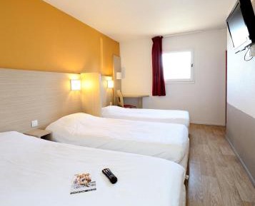 Quadruple Room (4 single beds)