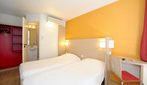 Twin Room with Shower