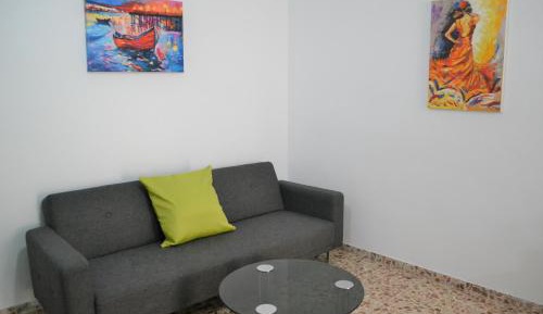 Deluxe One-Bedroom Apartment