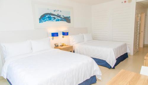 Standard Queen Room with Two Queen Beds - Top Floor
