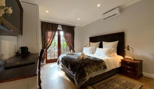 Deluxe Double or Twin Room with Pool View