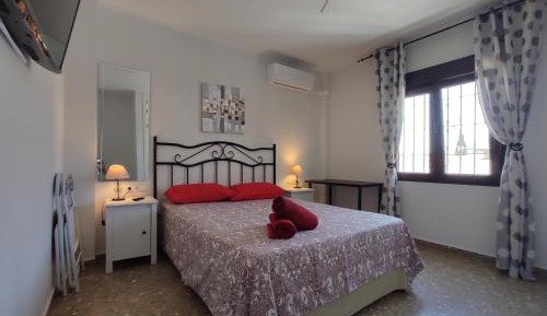 Private Double Room with Shared Bathroom