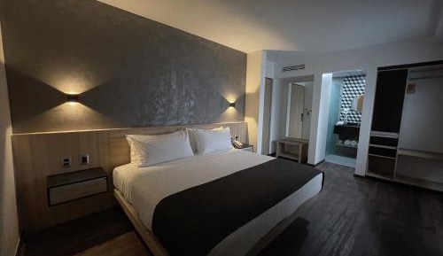 Standard King Room