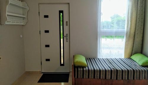 Apartment with Garden View