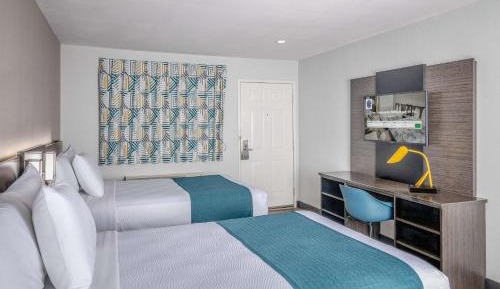 Queen Room with Two Queen Beds - Disability Access - Non-Smoking