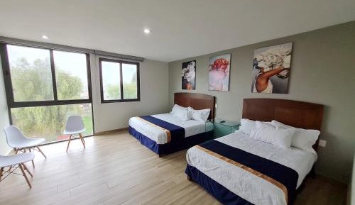 Deluxe Queen Suite