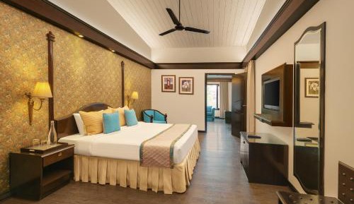 Suite with complimentary shuttle to Mall Road till 7 pm