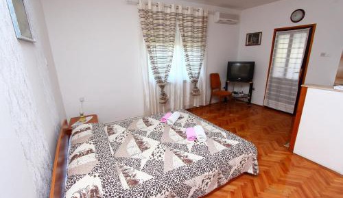 Studio with Balcony