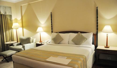 Business Double Room (3 hrs early check-in and late check-out, subject to availability)