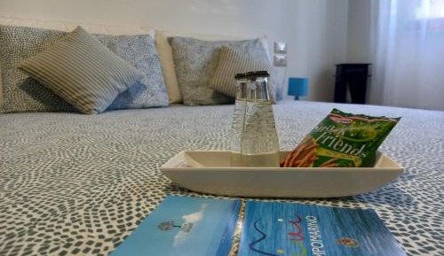 Deluxe Double Room (2 Adults + 1 Child)