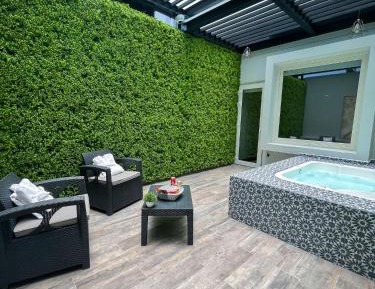 Suite with Spa Bath