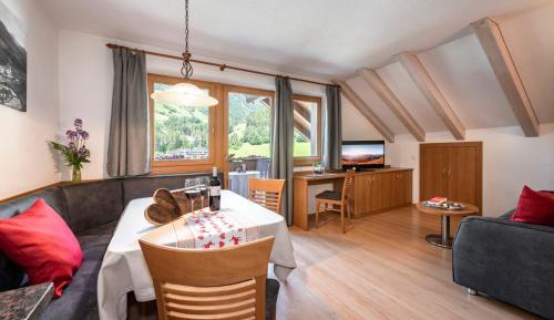 Superior One-Bedroom Apartment with Balcony