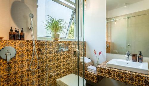 LaRisa-Pvt villa with a Pool near Vagator beach