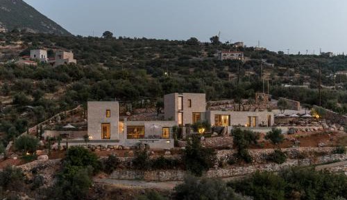 Three-Bedroom Sea View Villa 1 with Private Pool 