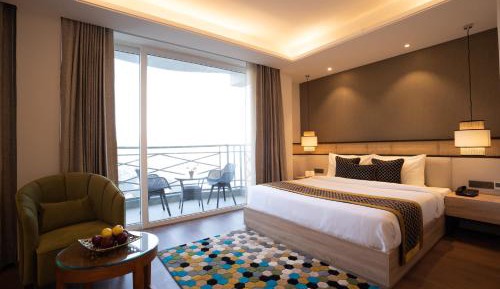 Panoramic (Balcony with View)