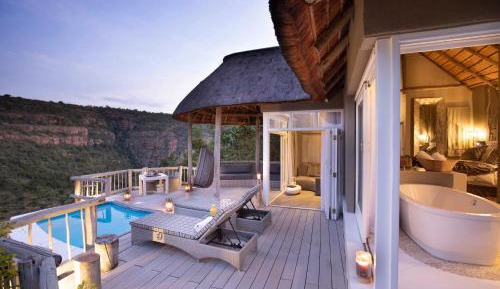 Luxury Suite with 2 Game Drives