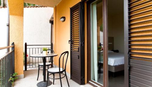 Double or Twin Room with Lake View