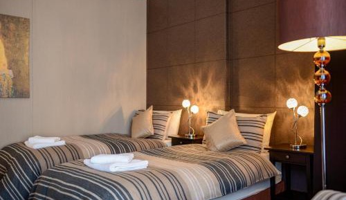 Standard Twin Room with Shared Bathroom