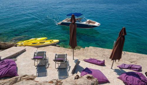 Villa - Beach Front