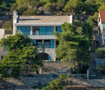 Villa - Beach Front