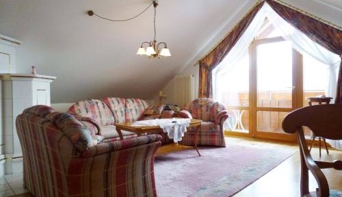 Family Room (2 Adults + 2 Children)