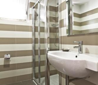 Triple Room with Lake View