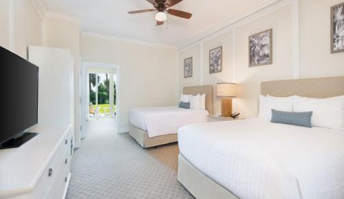 Deluxe Queen Suite