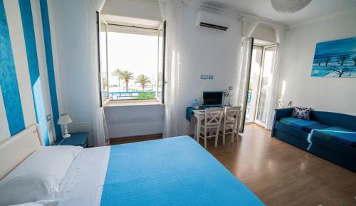 Deluxe Triple Room with Sea View