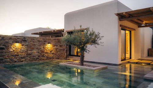 Villa with Garden View