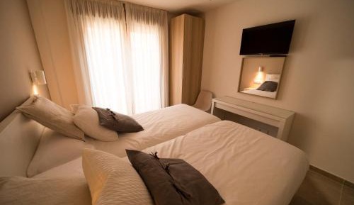 Twin Room with Bathroom