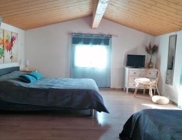 Family Room with Mountain View