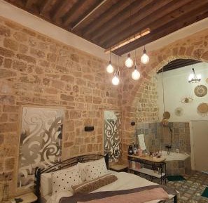 Deluxe Room (2 Adults + 1 Child)