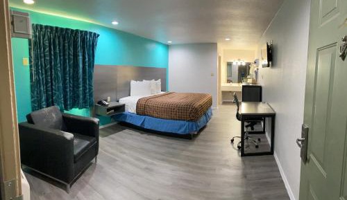  Deluxe King Suite