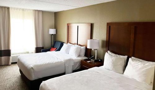 Queen Room with Two Queen Beds - Non-Smoking